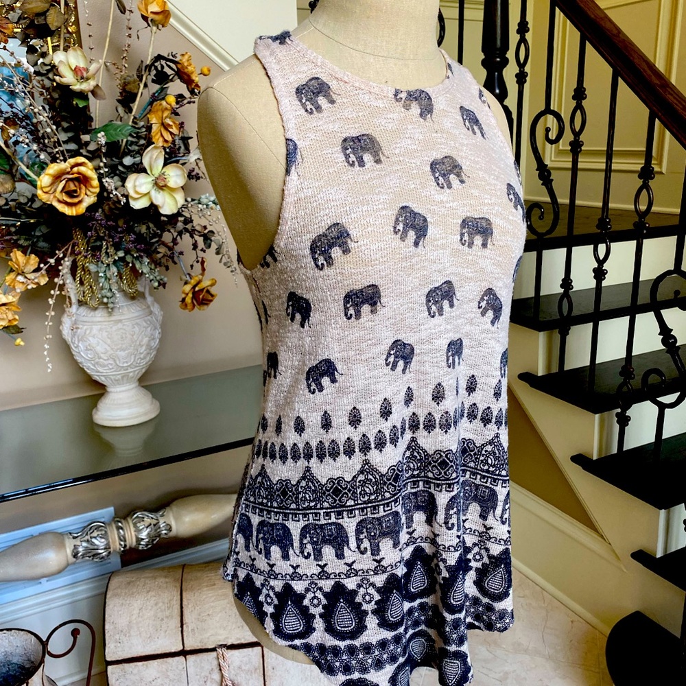 Elephant Pattern Knit Shirt